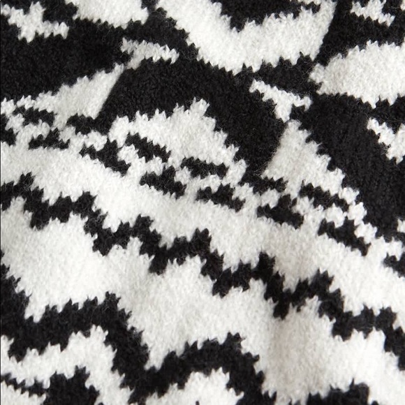 Hollister Patterned Crewneck Sweater - Picture 5 of 5